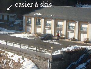 casier-a-ski-proche-appart-a-la-location-cauterets-65-hautes-pyrenees-residence-hivernale-louer-a-proximite-station-de-ski
